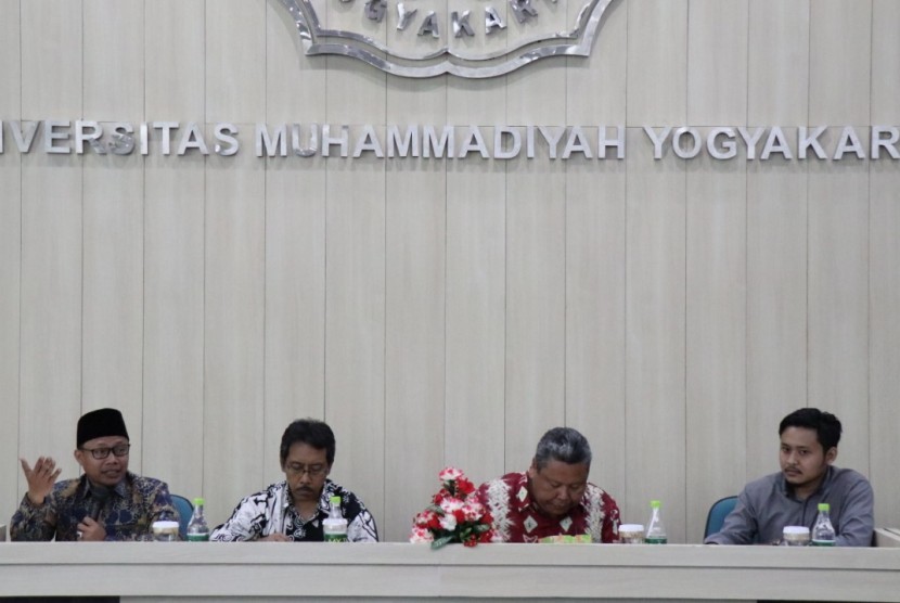 Training Politik Nasional (Trapolnas) IMM AR Fakhruddin di kampus Universitas Muhammadiyah Yogyakarta (UMY), Kamis (4/4).