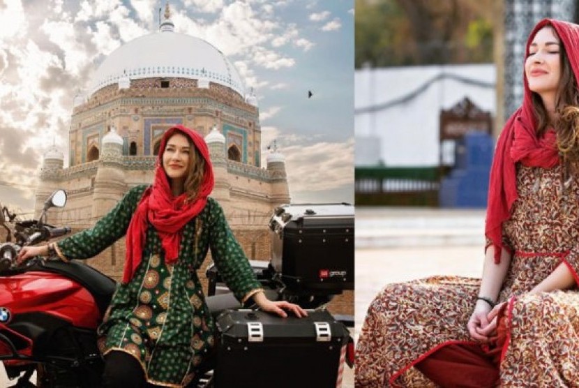 Traveler Rosie Gabrielle bersyahadat setelah singgah di sejumlah negara Islam dan terpesona dengan tradisinya.