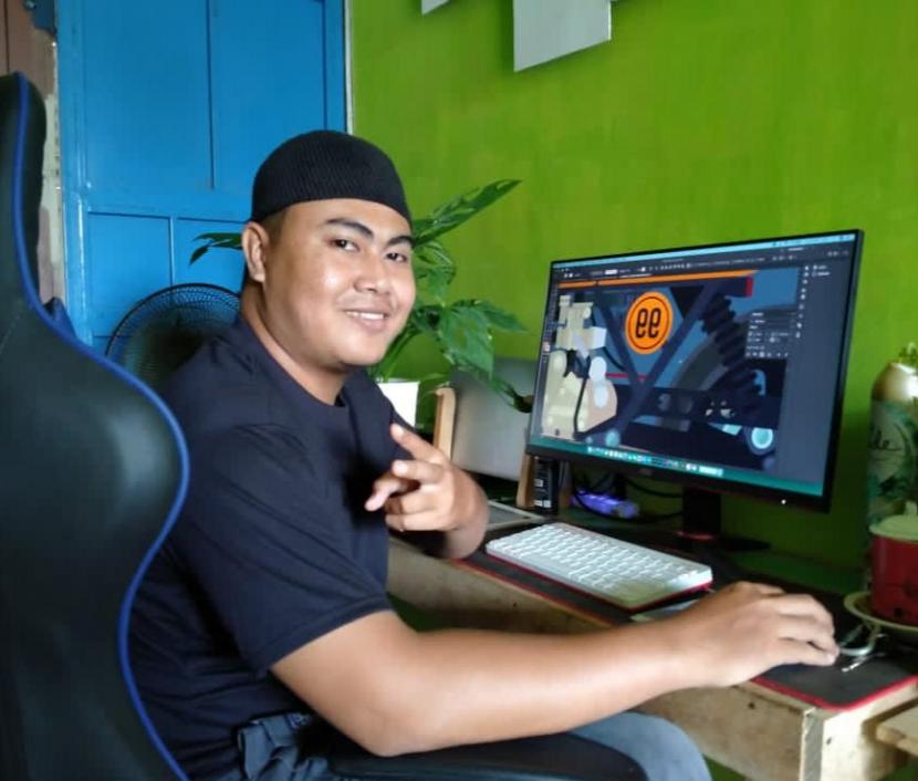 Tri Wiranto, mahasiswa Kampus UBSI  Pontianak yang sukses menekuni tiga bisnis sekaligus.