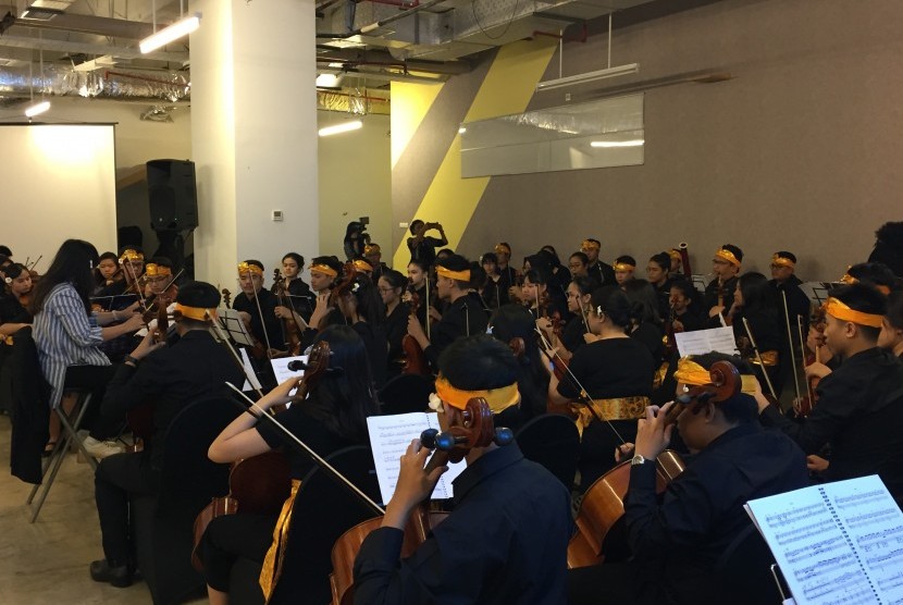 Trinity Youth Symphony Orchestra (Trust) melakukan konferensi pers dan latihan untuk tampil dalam  The World Orchestra Festival di Wina, Austria.