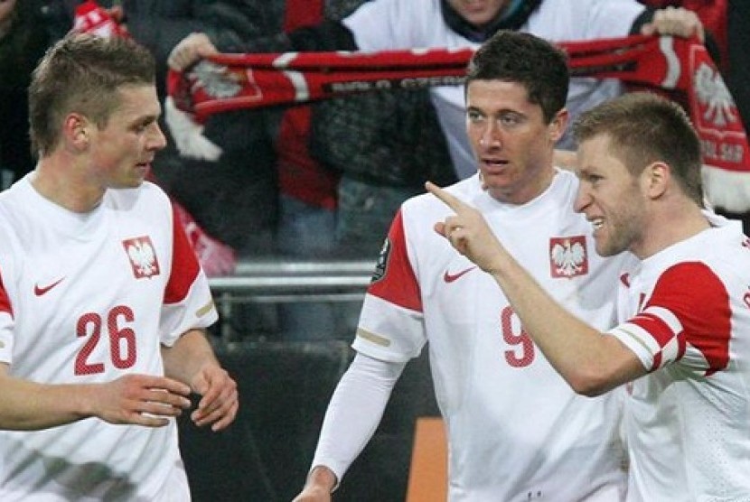 Trio Robert Lewandowski, Jakub Blaszczykowski, dan Lukasz Piszczek, menjadi ancaman bagi Yunani di laga pembuka Euro 2012.