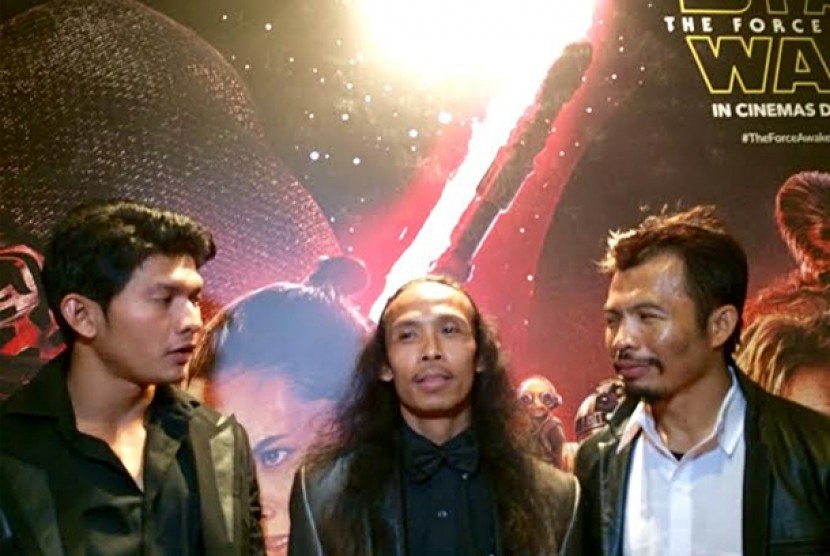 Trio 'The Raid' Iko Uwais, Yayan Ruhian, dan Cecep Arif yang berperan dalam film Star Wars: The Force Awakens. 