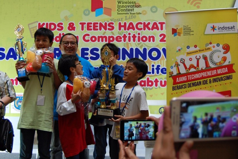Trisula Dewantara, Group Head Corporate Communications Indosat dalam 'Kids & Teens Hackathon' yakni coding competition yang pesertanya berusia 7 hingga 15 tahun