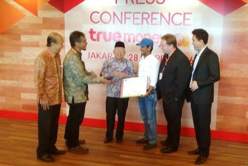TrueMoney Witami meraih sertifikat syariah dari Dewan Syariah Nasional Majelis Ulama Indonesia (DSN MUI). 
