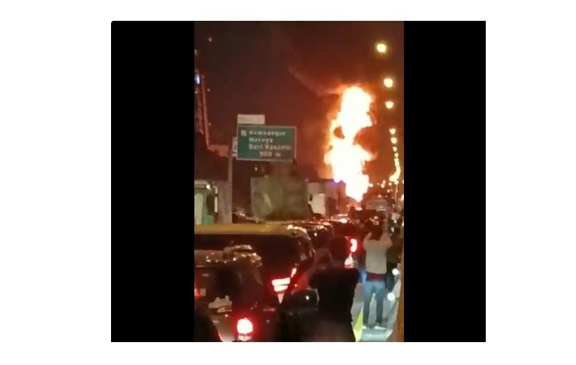 Truk BBM terbakar di Tol Cengkareng