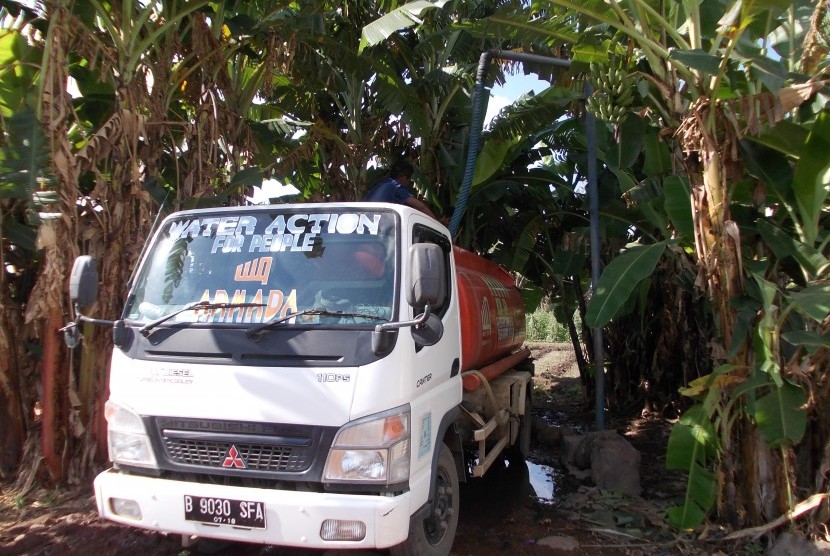 Truk Tangki Wakaf Untuk NTT