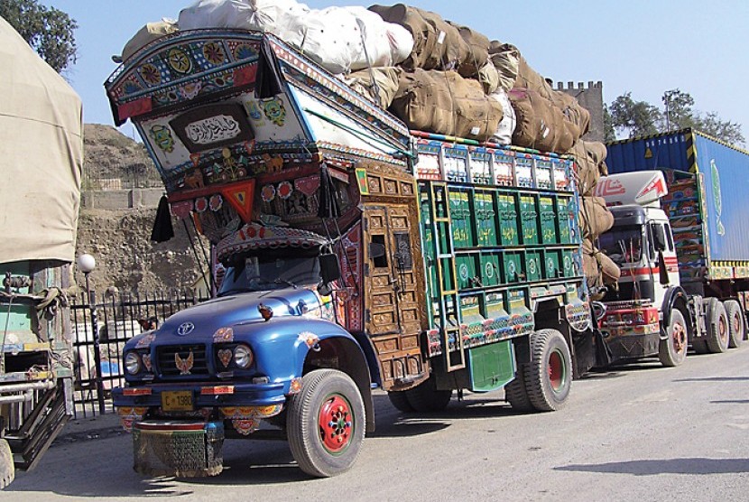 Truk-truk di Afghanistan