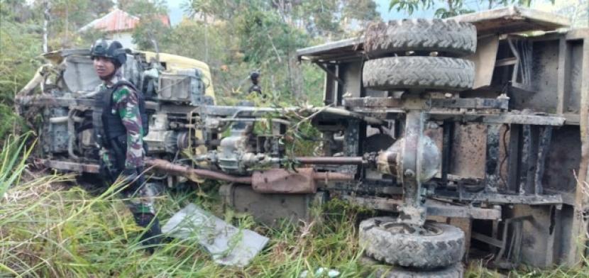 Truk Yonif 400/R TNI mengalami kecelakaan di Kampung Mamba, Distrik Sugapa, Kabupaten Intan Jaya