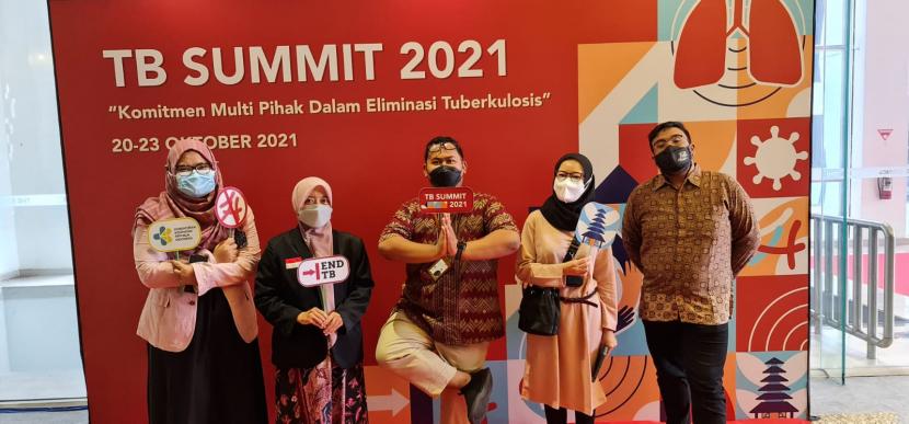  Tuberkulosis Summit kembali di gelar dengan menjadikan Bali sebagai tuan rumah, pergelaran TB Summit ini berlangsung pada Rabu hingga Sabtu ini (20-23 Oktober 2021), di The Stones Hotel-Kuta. Dompet Dhuafa sebagai salah satu organisasi masyarakat sipil yang mendukung upaya percepatan dan pengendalian TBC ikut serta dalam kegiatan tersebut.