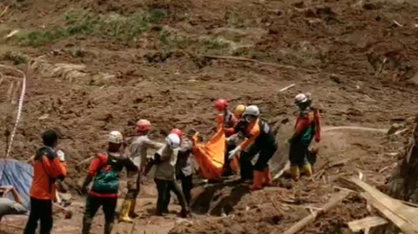 Tujuh dari sepuluh korban longsor di Kampung Gintung, Desa Cibenda, Kecamatan Cipongkor, Kabupaten Bandung Barat, telah ditemukan, Kamis (28/3/2024). 