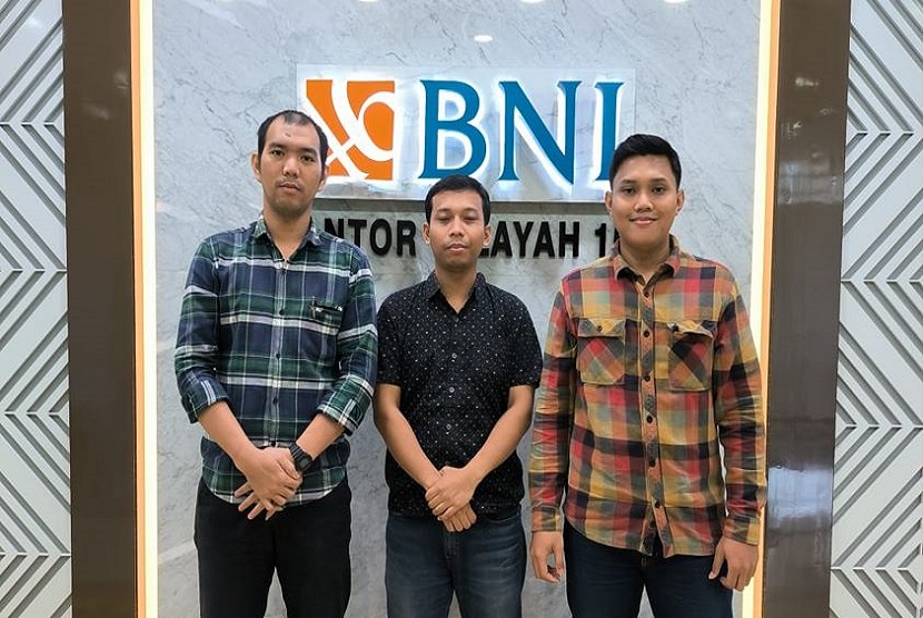 Tujuh mahasiswa Kampus Digital Bisnis Universitas Nusa Mandiri (UNM) diterima magang di Bank BNI. Magenta merupakan program magang yang populer di Bank BNI, program Magenta ini memberikan kesempatan pada mahasiswa untuk mendapatkan pengalaman kerja praktis di dunia perbankan.