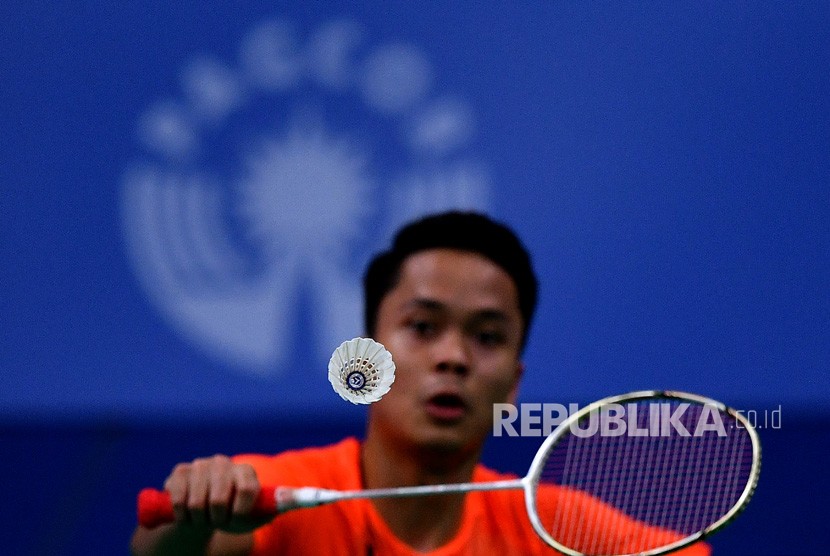 Pebulu tangkis Indonesia Anthony Sinisuka Ginting mempersiapkan diri menjelang tampil di BWF Tour Finals 2019.