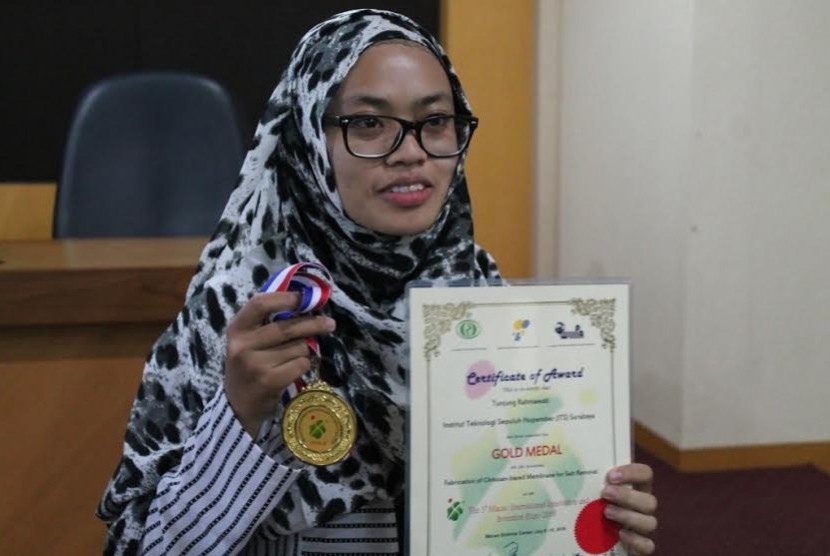 Tunjung Rahmawati, mahasiswi semester empat jurusan Kimia Intitut Teknologi Sepuluh Nopember (ITS) Surabaya.