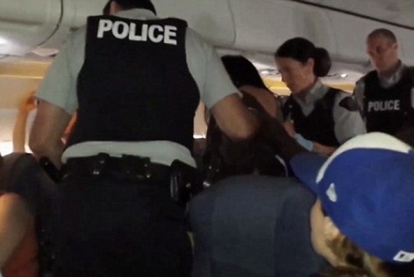 Turis mabuk resahkan penerbangan Air Canada