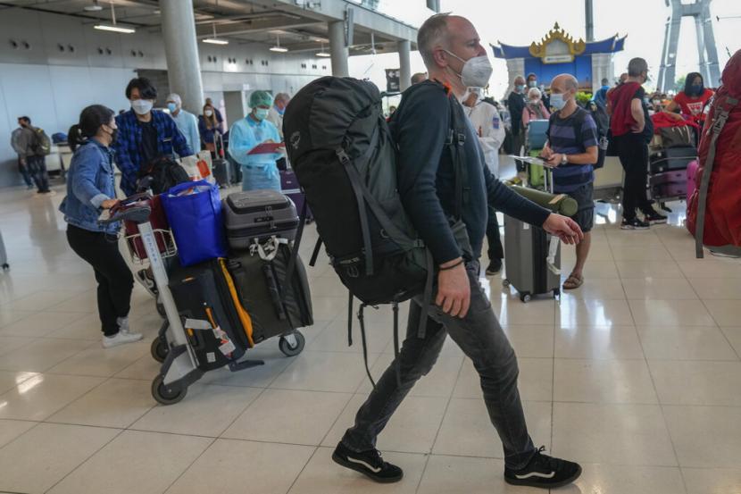 Turis tiba di Bandara Internasional Suvarnabhumi di Bangkok, Thailand  (ilusyrasi).