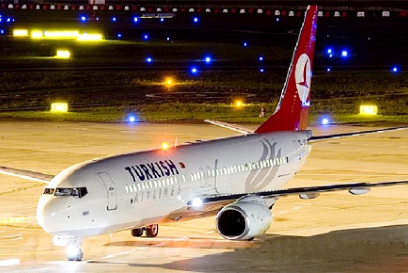 Turkish Airlines Batman Vs Superman Livery Plane Spotters India Www Planespotters In Plane Spotting Aviation Photography From India