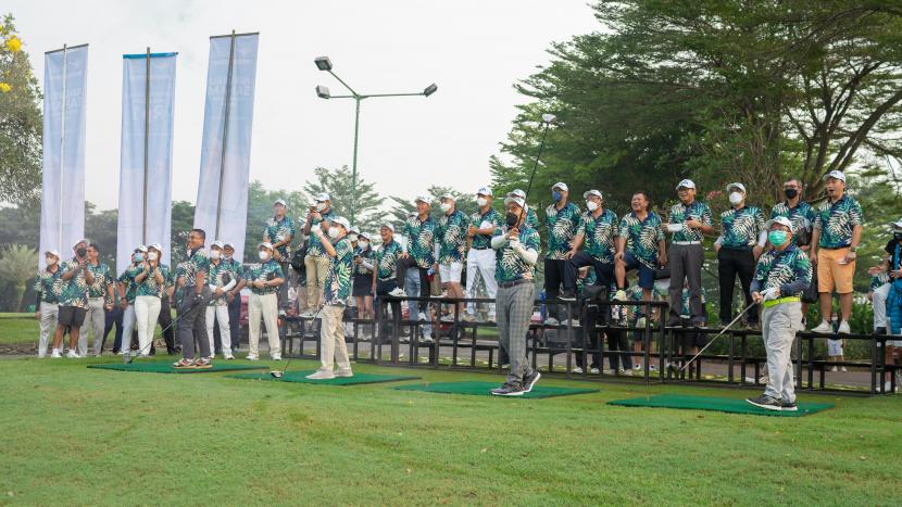 Turnamen golf bersama Ajaib, Asosiasi Perusahaan Efek Indonesia (APEI) yang juga diikuti direksi Self Regulatory Organization (SRO) Pasar Modal dan para anggota perusahaan efek Indonesia beberapa waktu lalu