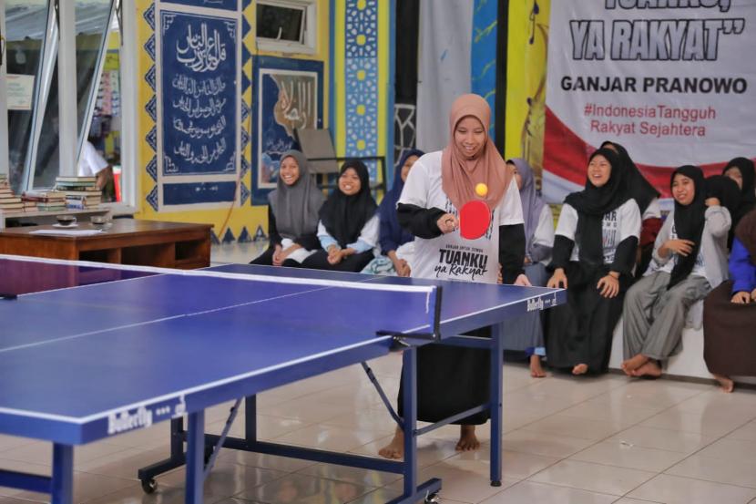 Turnamen pingpong antarsantri di Pondok Pesantren Al-Matiin, Jalan H Nasa Syamsudin, Kedaung, Pamulang, Tangerang Selatan, Banten. 