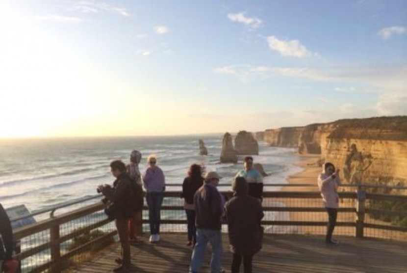 Twelve Apostles adalah salah satu kawasan wisata paling populer di Victoria. 