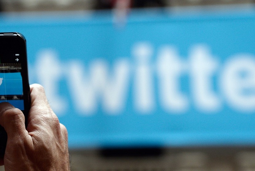 Twitter Hilangkan Centang Biru Akun Pemerintah Afghanistan