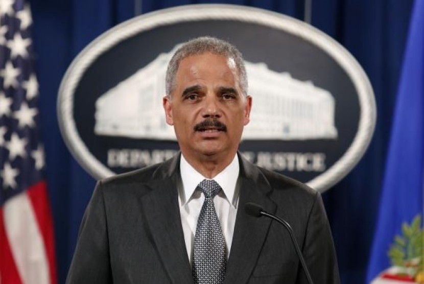 U.S. Attorney General Eric Holder makes a statement about the grand jury decision not to seek an indictment in the Staten Island death of Eric Garner during an arrest in July, in Washington December 3, 2014.