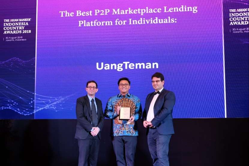 UangTeman berhasil meraih penghargaan Best P2P Lending Platform for Individuals dari The Asian Banker dalam ajang Indonesia Country Awards Programme 2018