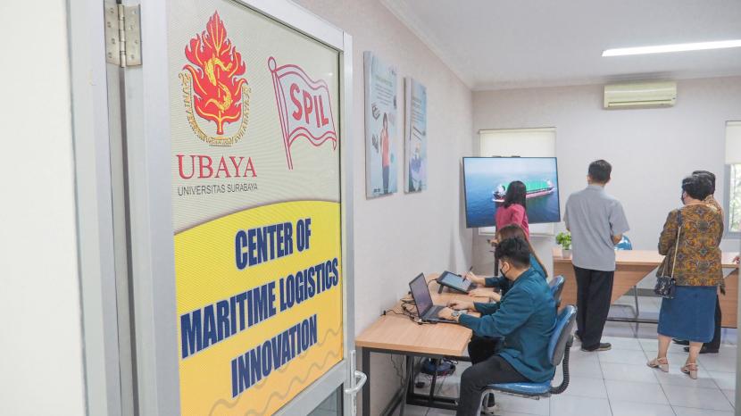 Ubaya dan PT Salam Pacific Indonesia Lines (SPIL) meresmikan ruangan Center of Maritime Logistics Innovation Rabu 9 Maret 2022.