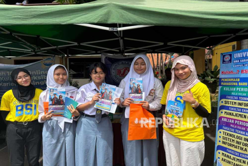 Bukan Sekadar Buka Booth, UBSI Anggap Pameran Pendidikan Ruang Mendengar Masa Depan Siswa
