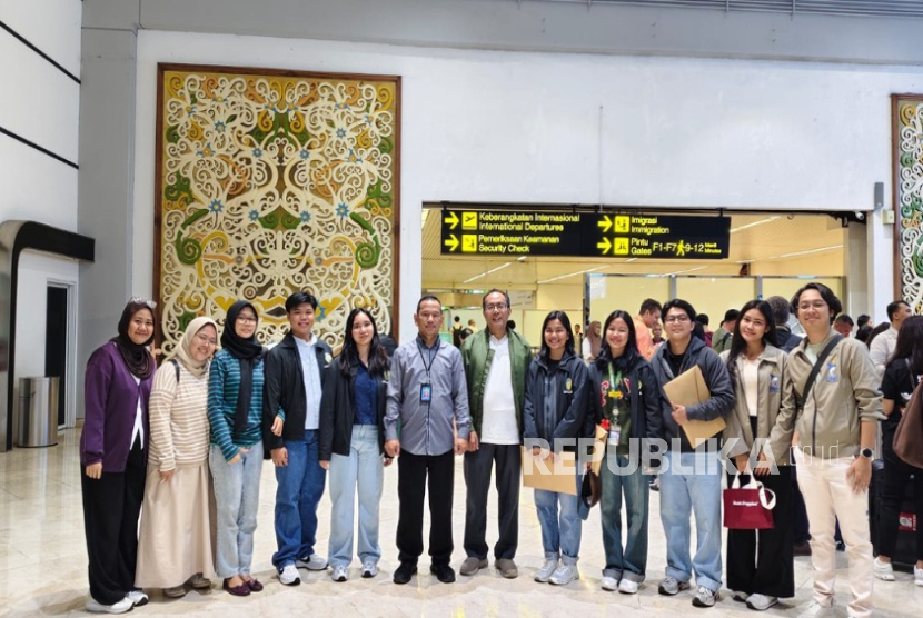 UBSI melepas kepulangan lima mahasiswa University of Northern Philippines (UNP) pada Senin (1/12/2025) malam. 