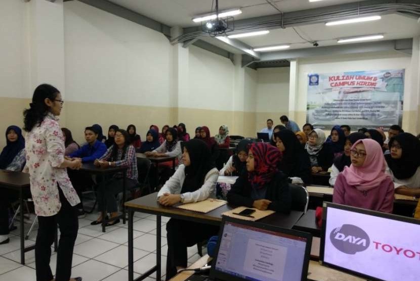 UBSI menggelar campus hiring sebagai upaya memberikan kesempatan bekerja bagi lulusannya.