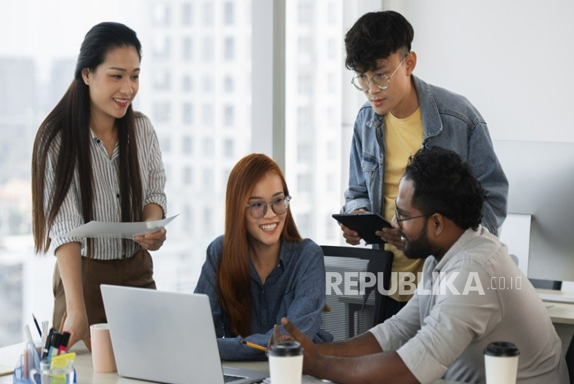 UBSI Kampus Tangerang menawarkan kelas karyawan yang kuliahnya hanya dua hari sepekan yaitu Jumat dan Sabtu.