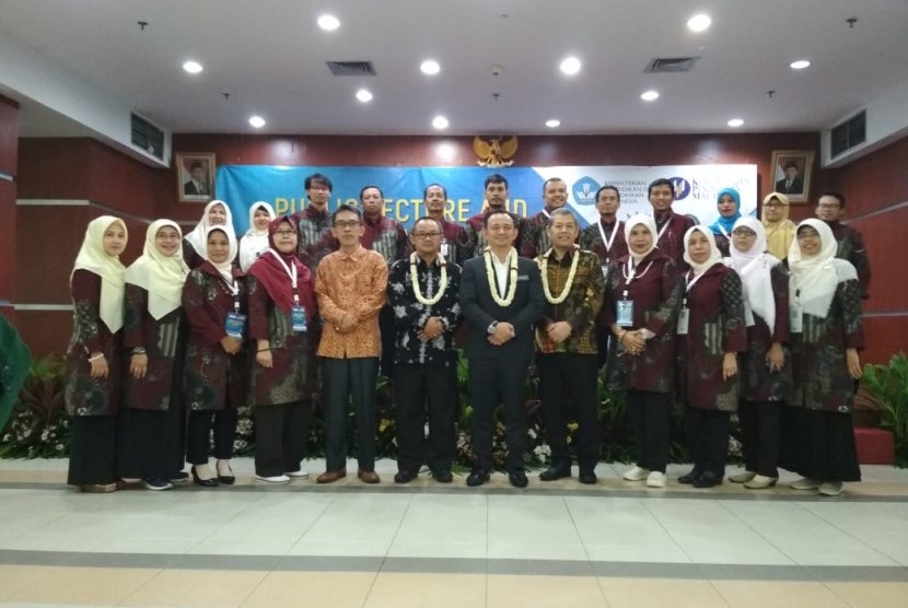 UHAMKA menggelar Public Lecture yang mengusung tema Sistem pendidikan tinggi di Malaysia dan Collaborative Meeting di FKIP UHAMKA 