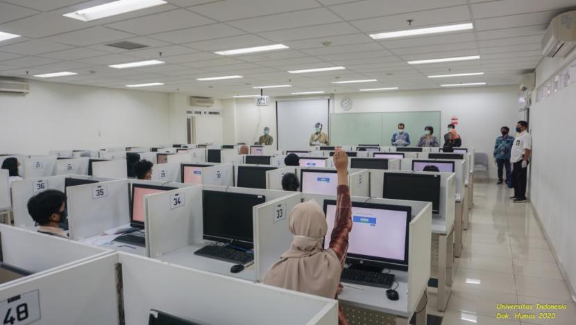 UI merupakan salah satu Pusat Pelaksana UTBK 2020 yang dipercayakan oleh Lembaga Tes Masuk Perguruan Tinggi (LTMPT). UI mempersiapkan ruang kelas tempat pelaksanaan UTBK di kampus UI Depok maupun Salemba. 