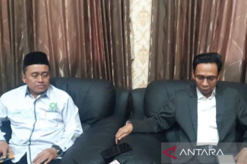  Pimpinan UIN Raden Mas Said Surakarta memberikan keterangan kepada wartawan di Kabupaten Sukoharjo, Jawa Tengah, Selasa (8/8/2023).