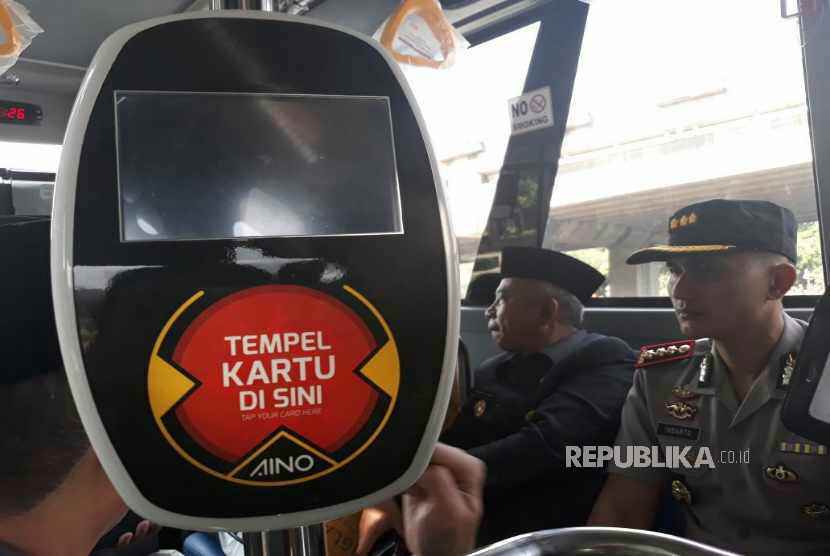 Uji coba bus Transpatriot di Bekasi, Senin (18/12).