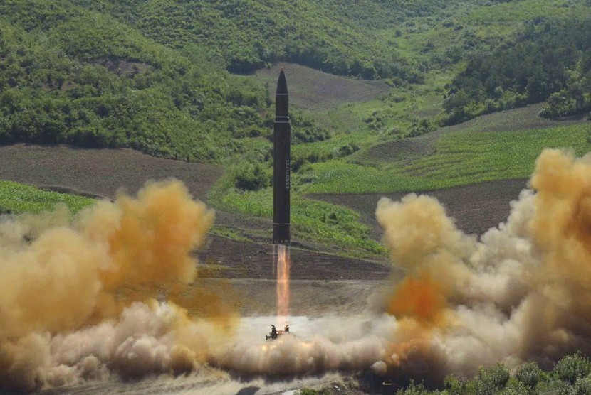 Uji coba peluncuran rudal balistik Korea Utara.