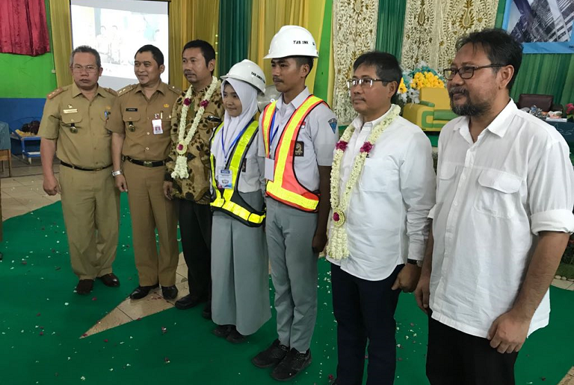 Uji Kompetensi Keahlian (UKK) dan Sertifikasi Siswa SMK Bidang Konstruksi di SMK Negeri 5 Banjarmasin, Kalimantan Selatan, Selasa (13/3).