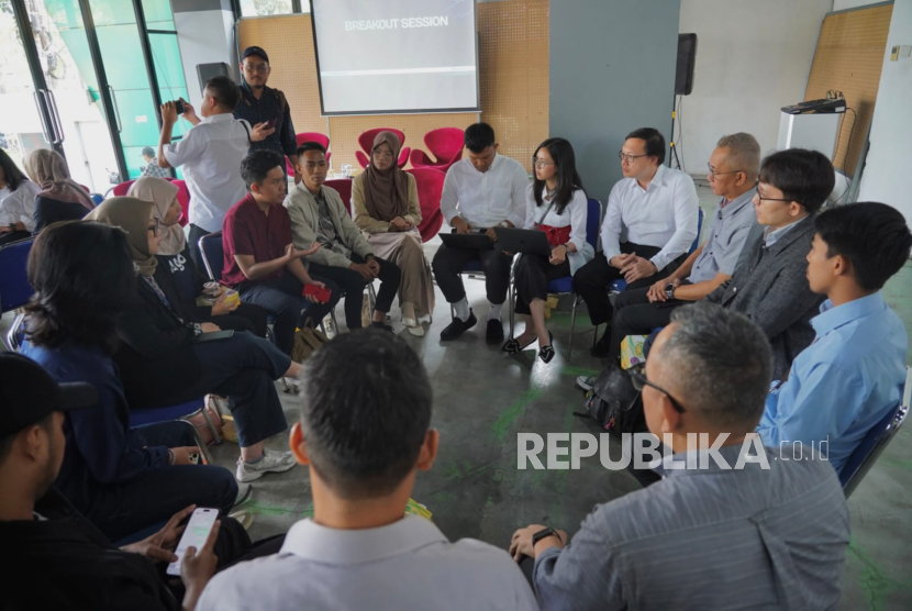Uji publik program Berdaya Berusaha, melibatkan pelaku ekonomi kreatif di Bandung Creative Hub