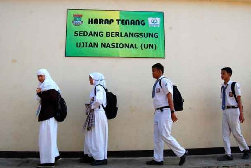 Papua Barat siapkan Rp 11 M untuk Ujian Nasional SMA. Foto Ujian Nasional tingkat SMA sederajat.  (Ilustrasi)(Lucky.R/Antara)