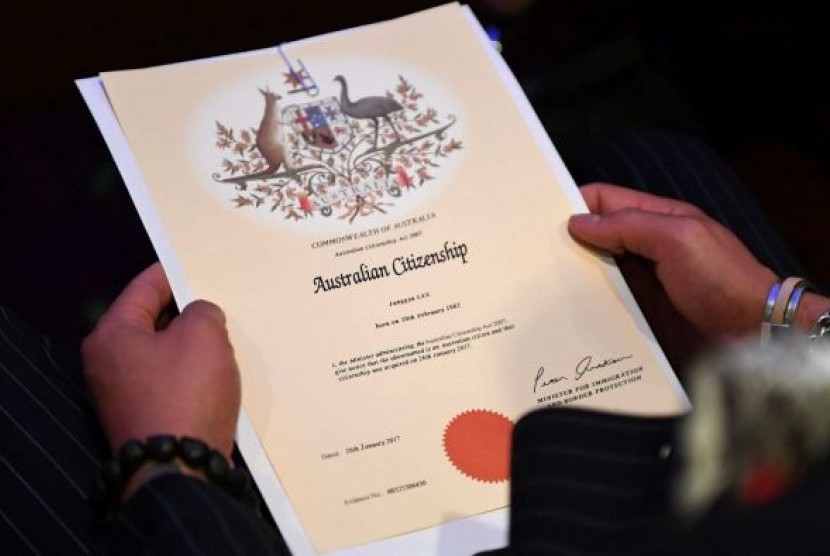 Ujian untuk menjadi warga negara Australia diperketat untuk mengetes sikap para migran terhadap isu-isu kebebasan beragama dan kesetaraan gender.