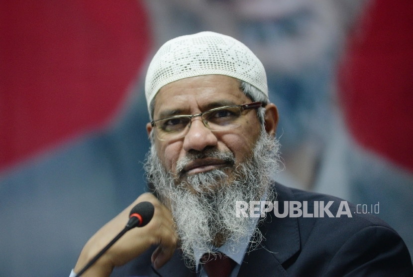 Ulama asal India Zakir Naik.