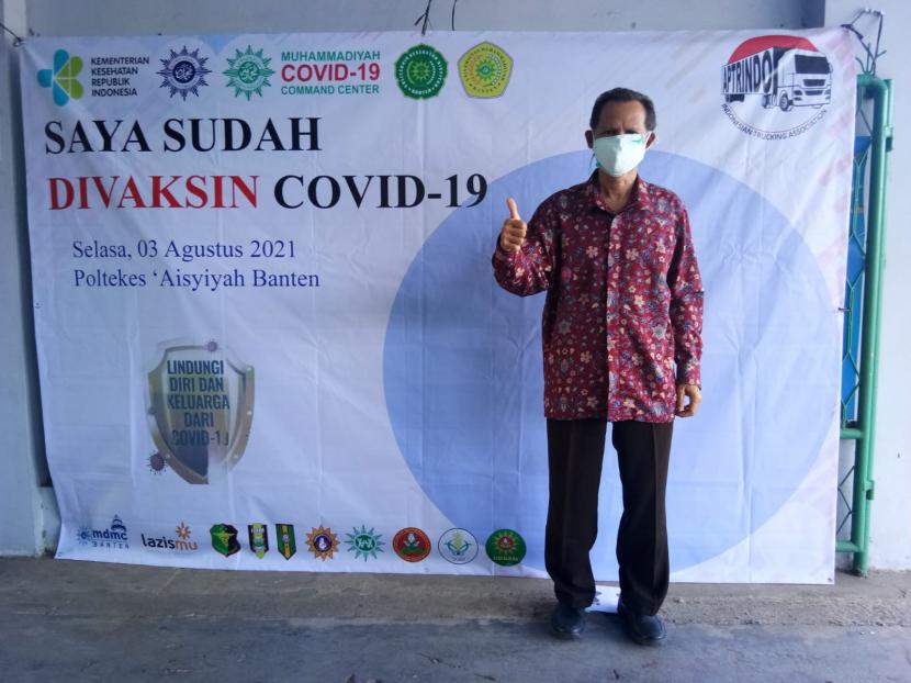 UM Banten dan Poltekkes Aisyiyah Gelar Vaksinasi Massal. Rektor UM Banten Dr Partono Siswosuharjo