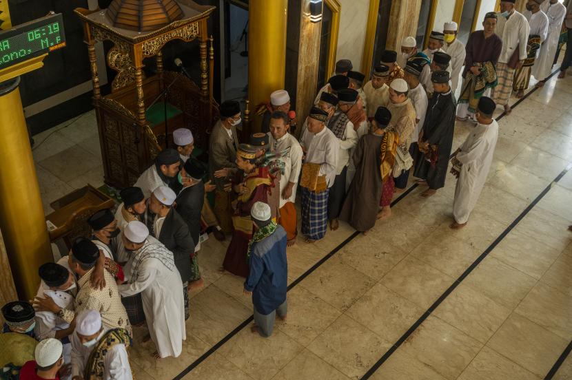 Ilustrasi kerukunan umat beragama di Masjid Al-Ikhlas, Kelurahan Palupi, Palu, Sulawesi Tengah. Kerukunan umat beragama merupakan tanggung jawab semua pihak 