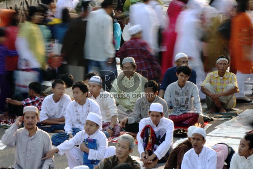 Ribuan Jamaah Shalat Idul Fitri Di Pasar Senen Republika Online