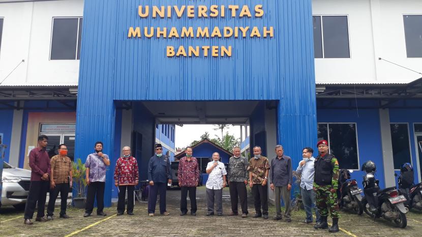 UMBanten Beri Pelatihan Mikrotik Tambah Kompetensi Mahasiswa. Kampus UM Banten.