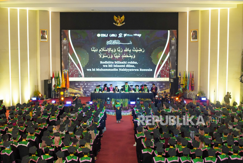 UMJ meluluskan 540 wisudawan dalam wisuda periode kedua tahun 2025 hari kedua yang berlangsung pada Ahad (23/11/2025). 