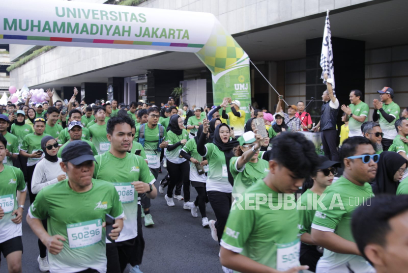 UMJ menyelenggarakan UMJ Run 2025 sebagai bagian dari peringatan milad ke-70 di arena Car Free Day, Sudirman, Jakarta, Ahad (12/10/2025). 