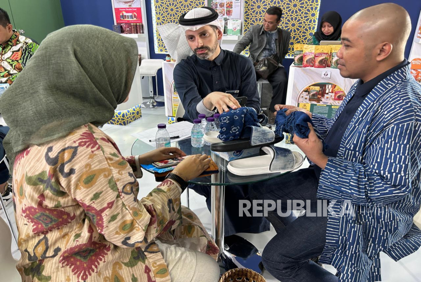 UMKM batik Indonesia 'Apikmen' mampu memasarkan produknya di berbagai pameran internasional.