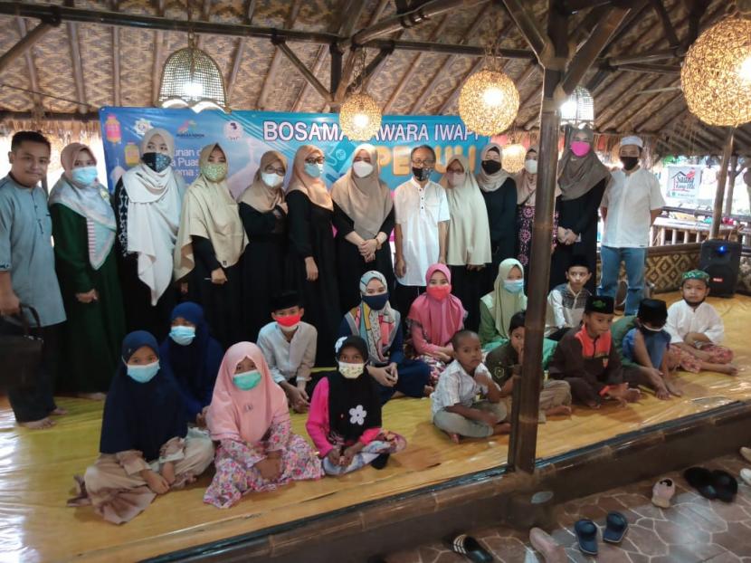 UMKM Bosama, Jawara Bojongsari dan Iwapi Bojongsari menyelenggarakan santunan kepada 127 anak yatim dhuafa, Selasa (4/5). 