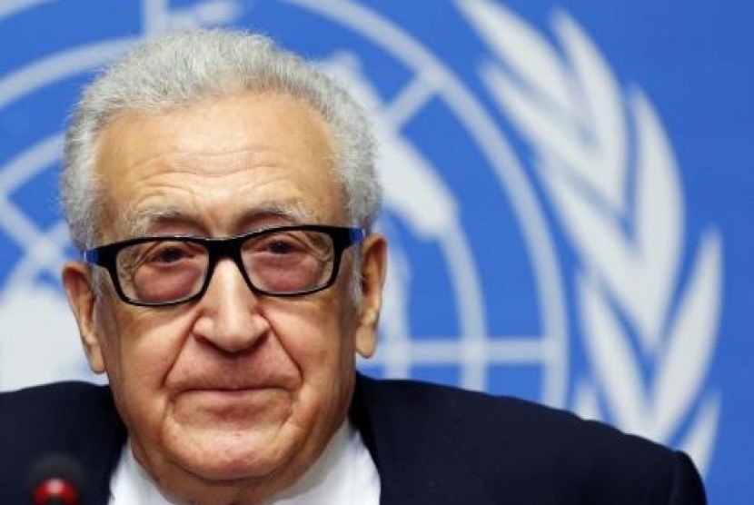UN-Arab League envoy for Syria Lakhdar Brahimi addresses the media after a meeting at the Geneva Conference on Syria at the United Nations European headquarters in Geneva February 15, 2014.
